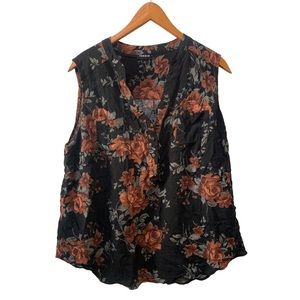 Torrid black rose print sleeveless tank blouse